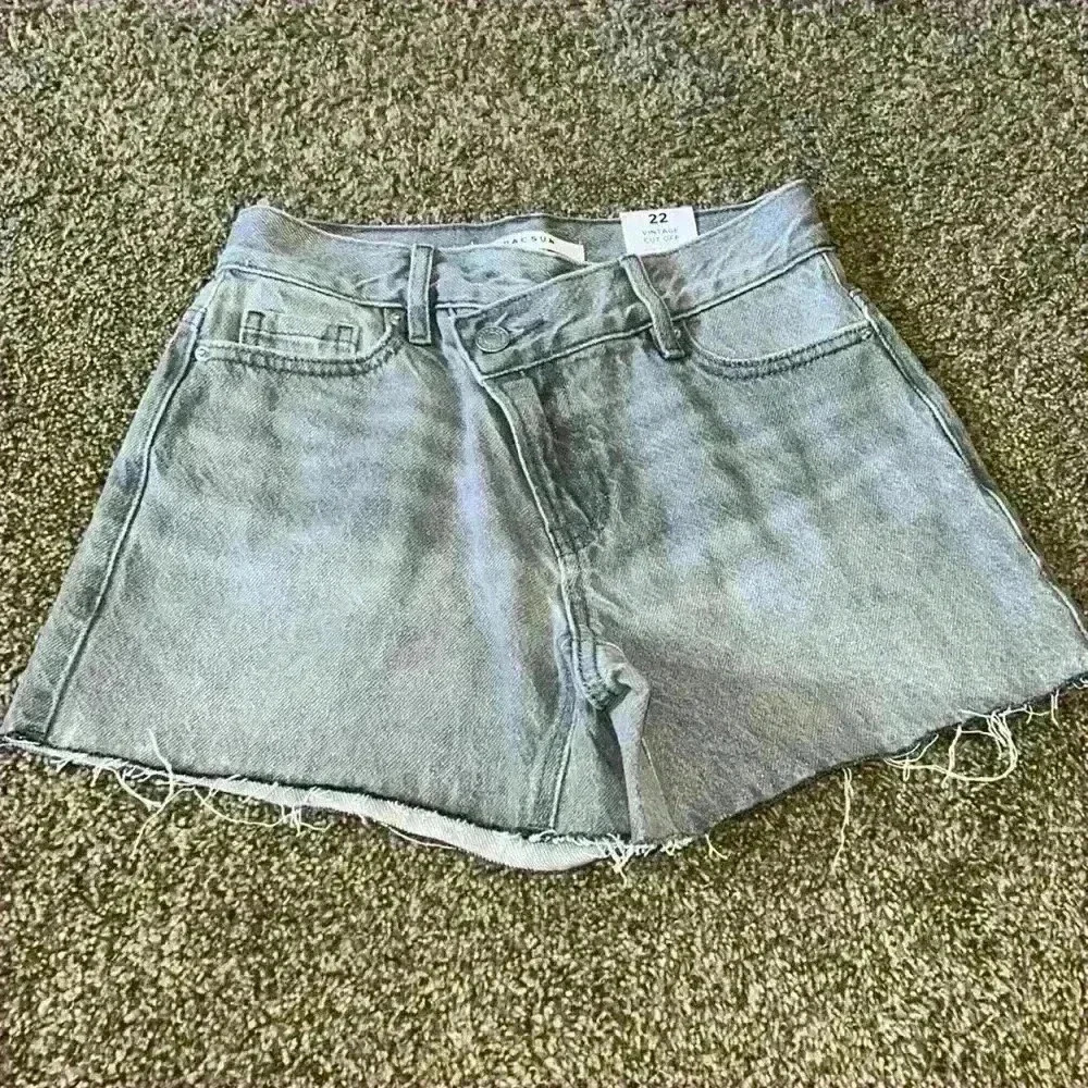 NWT Pacsun‎ gray vintage cut off jean shorts